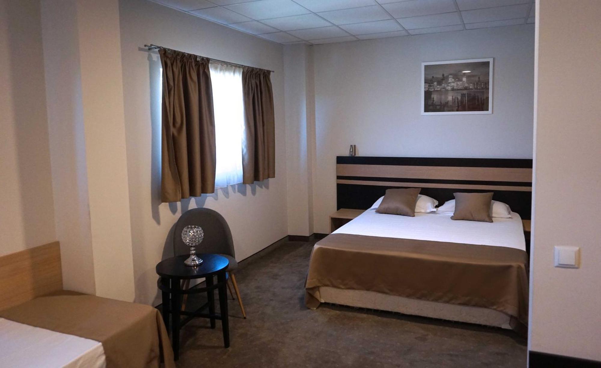 Hotel Ihtiman Eksteriør bilde