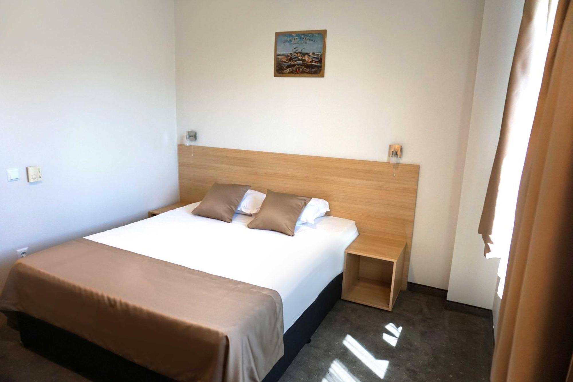 Hotel Ihtiman Eksteriør bilde