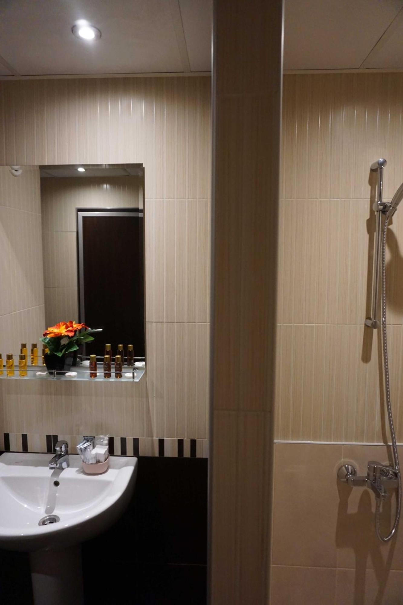 Hotel Ihtiman Eksteriør bilde