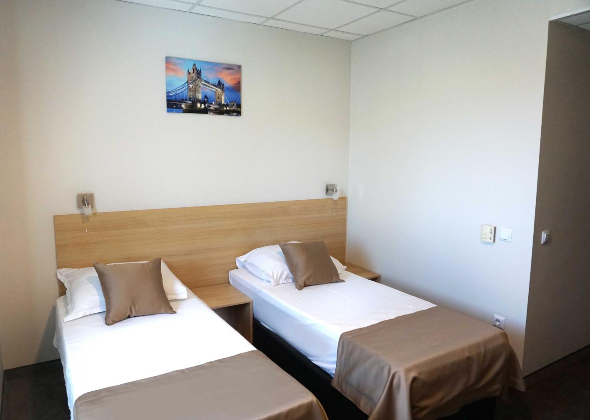 Hotel Ihtiman Eksteriør bilde